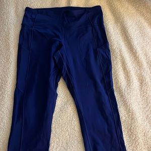 Lululemon size 10 cropped navy blue leggings